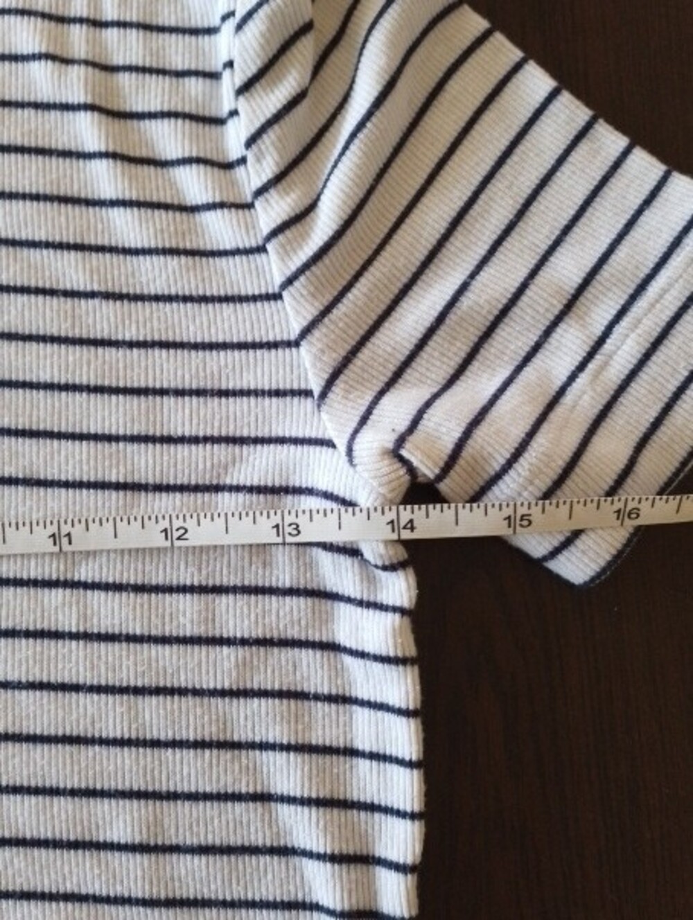 Aritzia Babaton Mock Neck Ribbed Top short Sleeves Striped  Size Small - Picture 5 of 9